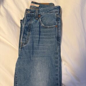 Levi’s Ribcage high rise straight ankle jeans size 23
